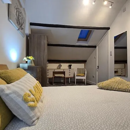 Derwent - Three Bedrooms - Sleeps 6