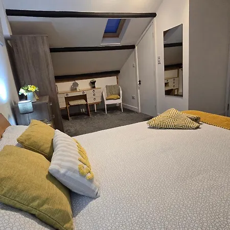 Derwent - Three Bedrooms - Sleeps 6